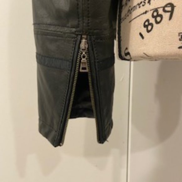 Danier Women's Leather Jacket, Moto, size XS - Picture 8 of 9
